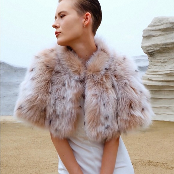 Never Worn | SagaFurs Fox Fur Cape - Picture 7 of 9